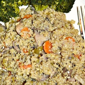 quinoa with mushrooms and slices of carrots