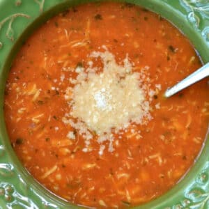 bowl of chicken tomato soup