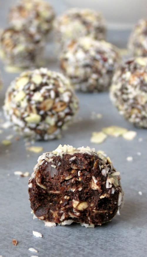 Healthy No-Bake Chocolate Energy Bites