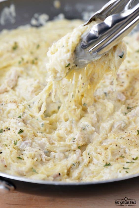 spaghetti squash with alfredo sauce