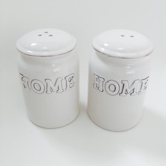 home-salt-and-pepper-shaker-set