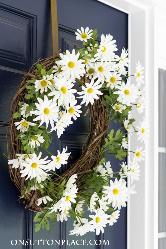 a wreath of white daisies