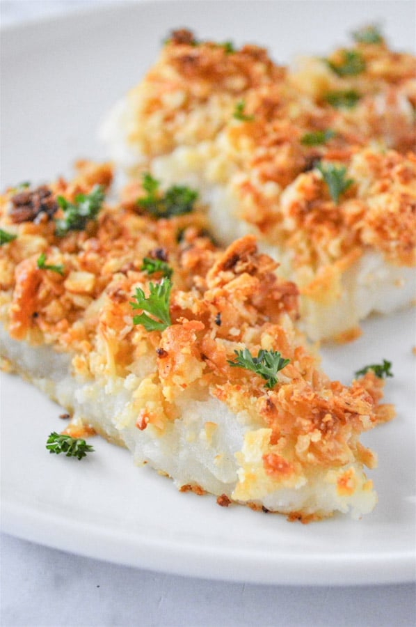 oven baked cod fillets with a crispy cracker topping